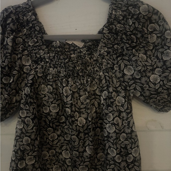 LOFT Ann Taylor XSP floral puff sleeve top. - Picture 11 of 11
